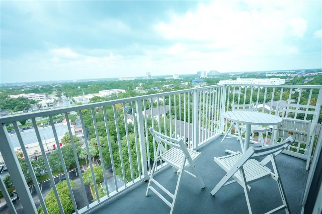 Под контрактом: $315,000 (2 спален, 2 ванн, 1078 Квадратных фут)