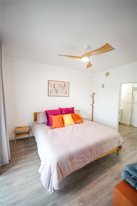 Под контрактом: $315,000 (2 спален, 2 ванн, 1078 Квадратных фут)