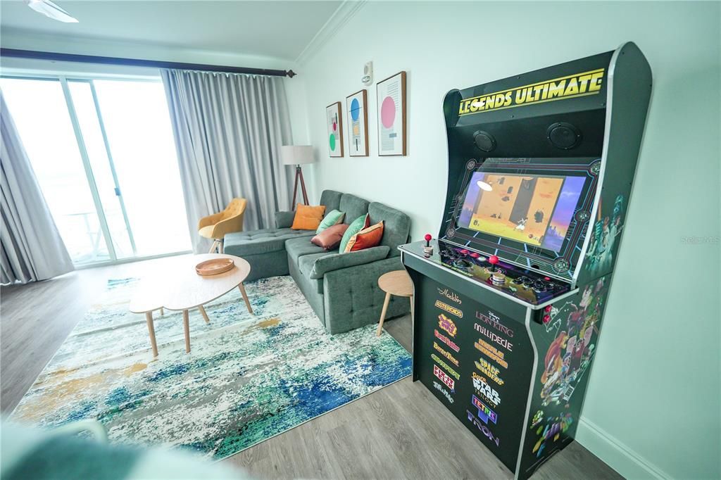 Под контрактом: $315,000 (2 спален, 2 ванн, 1078 Квадратных фут)