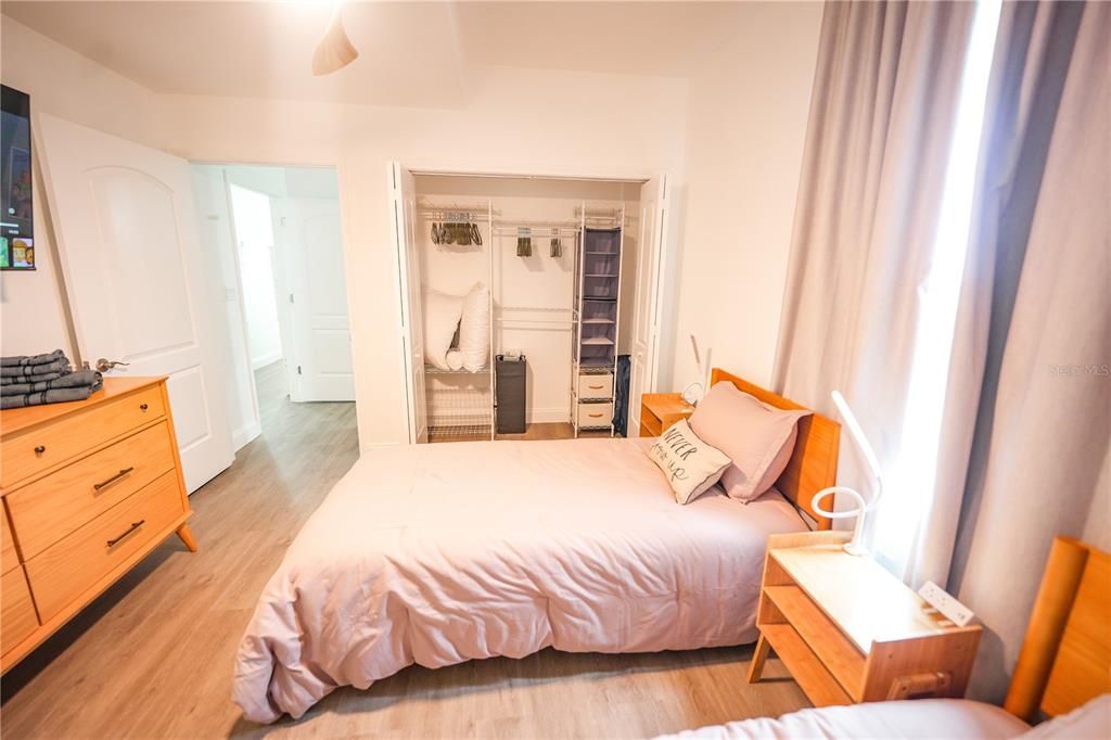 Под контрактом: $315,000 (2 спален, 2 ванн, 1078 Квадратных фут)