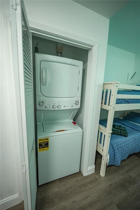 Под контрактом: $315,000 (2 спален, 2 ванн, 1078 Квадратных фут)