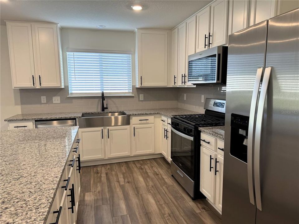 Active With Contract: $2,900 (4 beds, 3 baths, 2566 Square Feet)