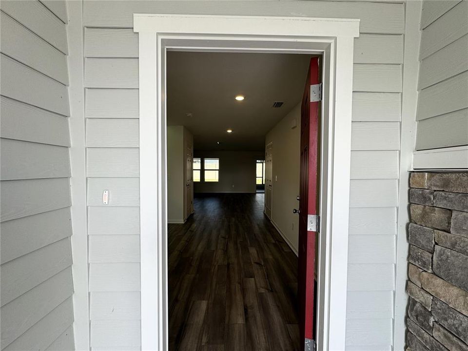 Active With Contract: $2,900 (4 beds, 3 baths, 2566 Square Feet)