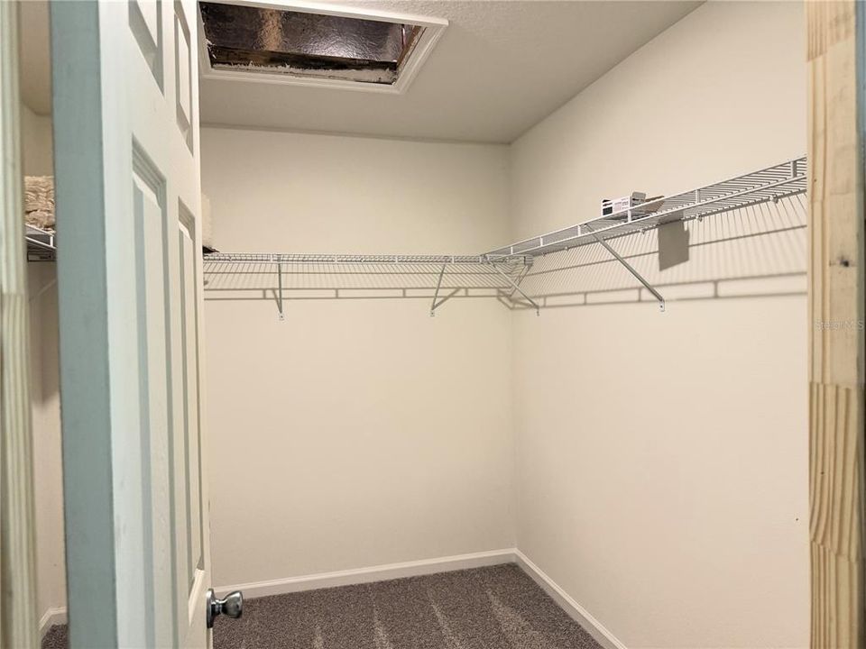 Active With Contract: $2,900 (4 beds, 3 baths, 2566 Square Feet)