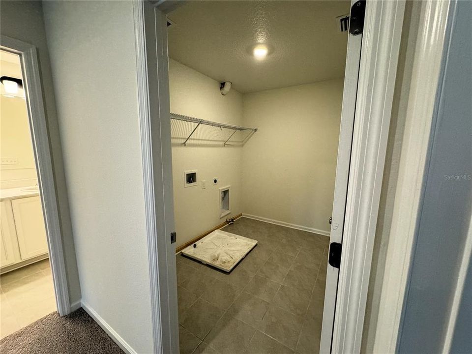 Active With Contract: $2,900 (4 beds, 3 baths, 2566 Square Feet)