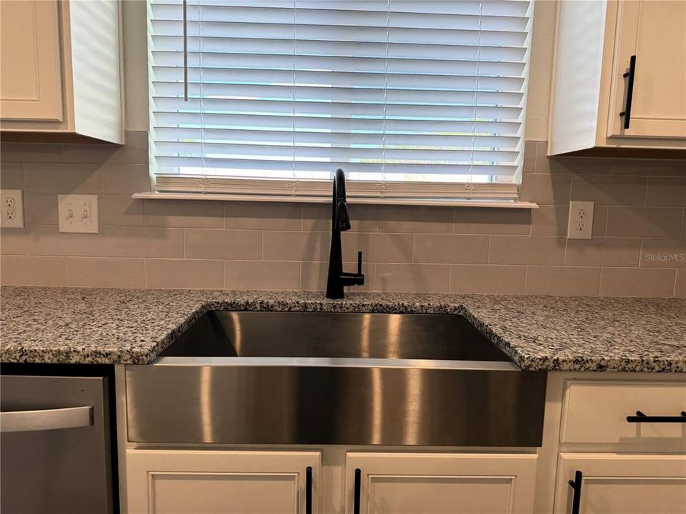 Active With Contract: $2,900 (4 beds, 3 baths, 2566 Square Feet)