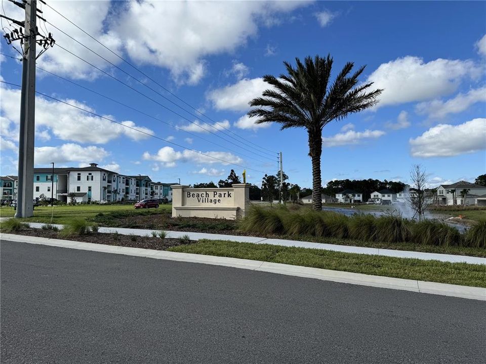 Active With Contract: $2,900 (4 beds, 3 baths, 2566 Square Feet)