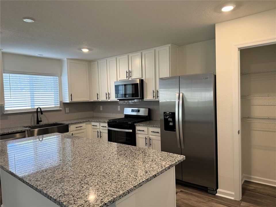 Active With Contract: $2,900 (4 beds, 3 baths, 2566 Square Feet)