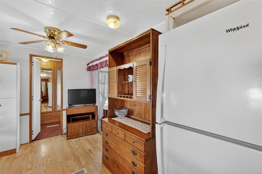 For Sale: $80,000 (2 beds, 1 baths, 790 Square Feet)