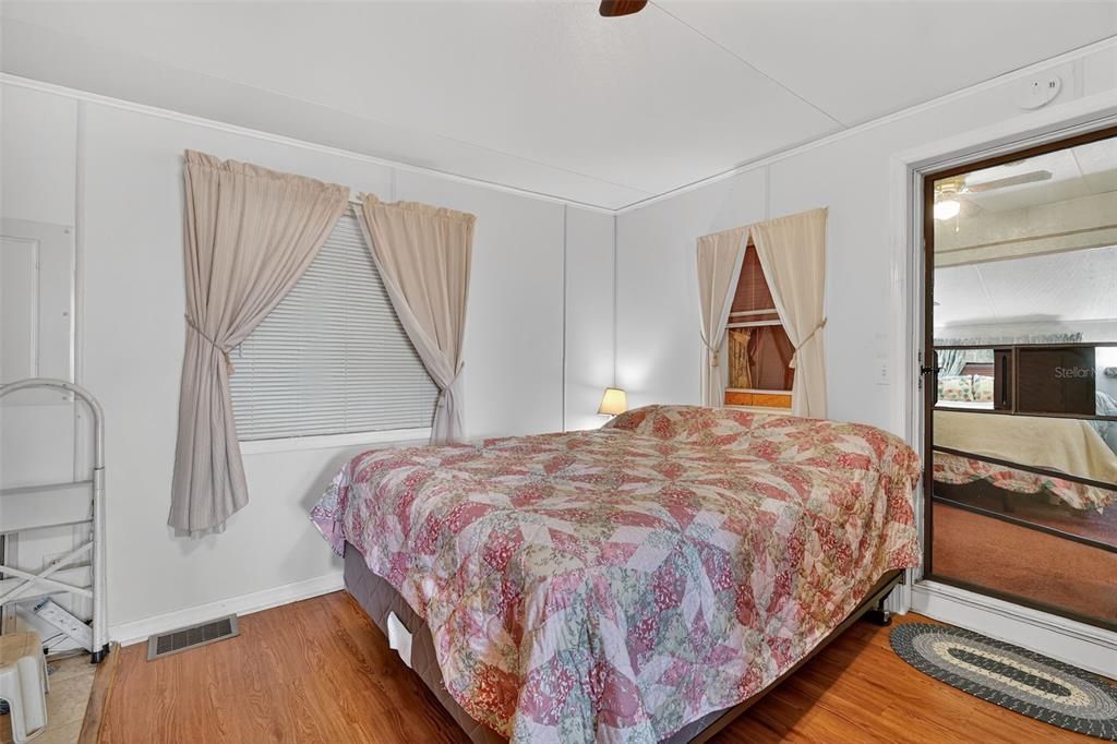 For Sale: $80,000 (2 beds, 1 baths, 790 Square Feet)