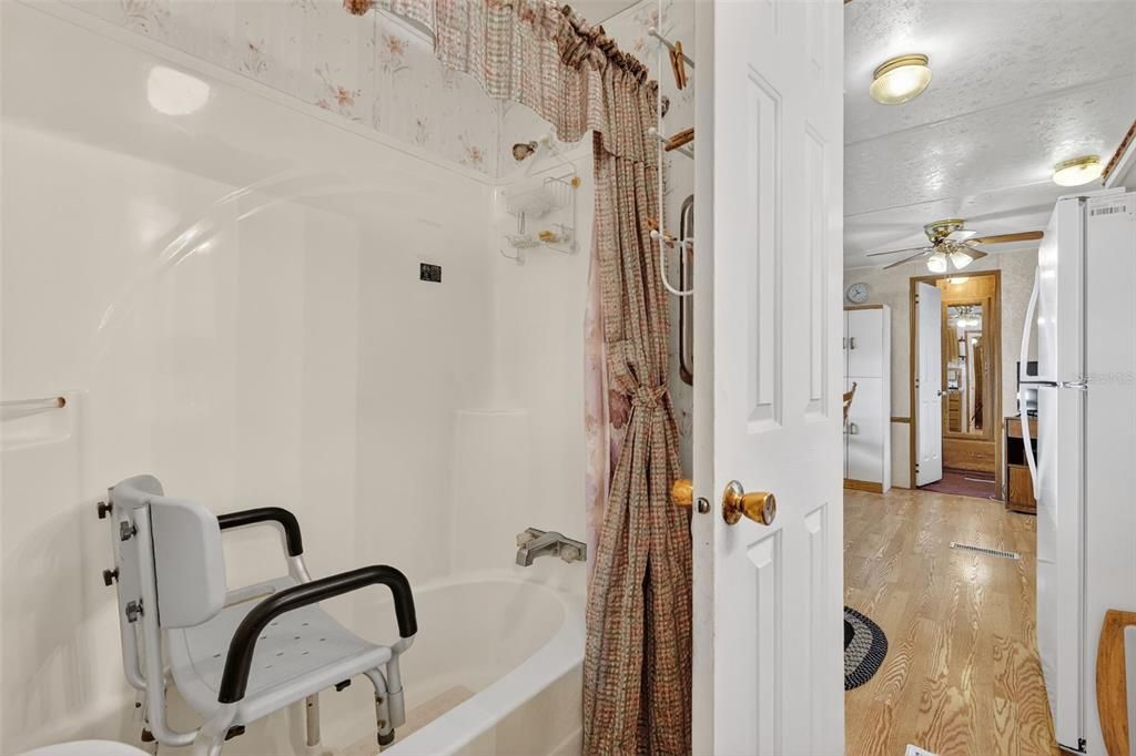 For Sale: $80,000 (2 beds, 1 baths, 790 Square Feet)