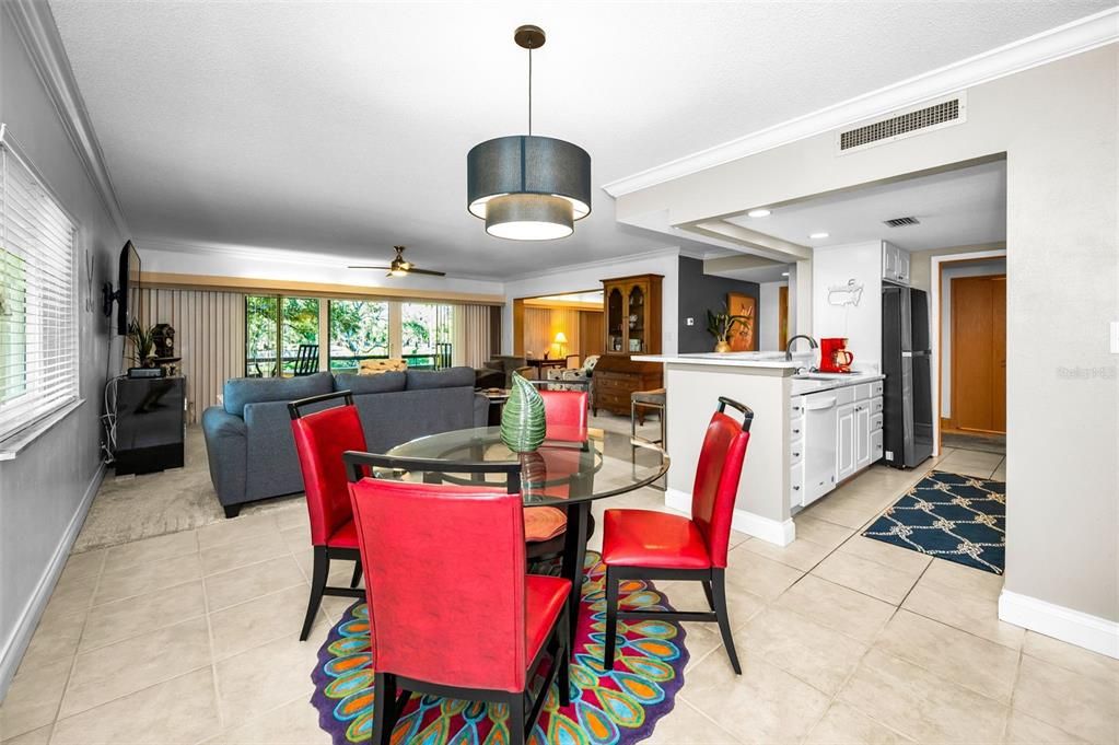 En Venta: $589,000 (2 camas, 2 baños, 1660 Pies cuadrados)