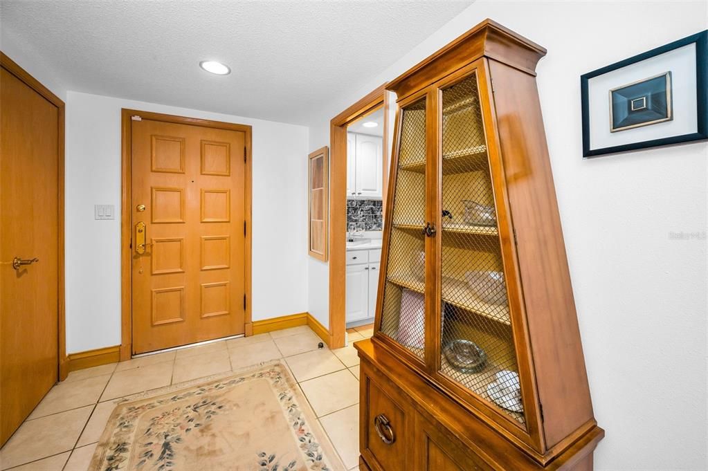 En Venta: $589,000 (2 camas, 2 baños, 1660 Pies cuadrados)