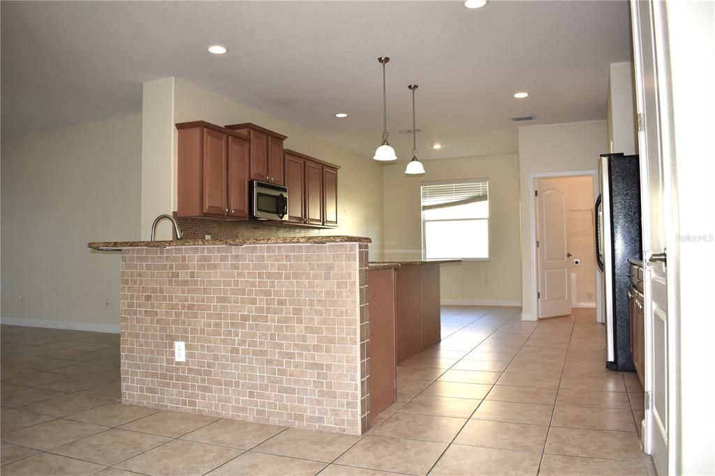 For Rent: $2,900 (4 beds, 2 baths, 2282 Square Feet)