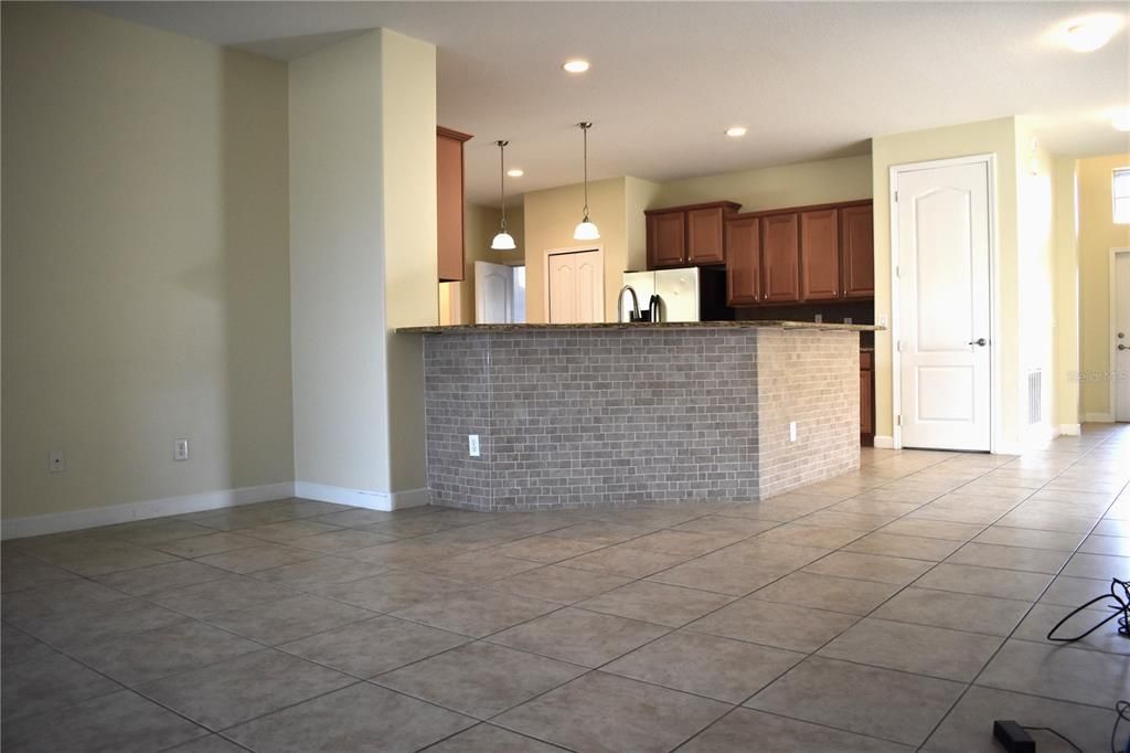For Rent: $2,900 (4 beds, 2 baths, 2282 Square Feet)