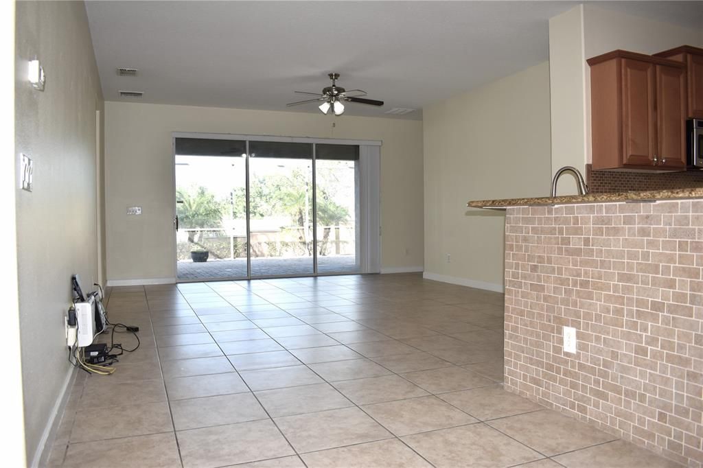 For Rent: $2,900 (4 beds, 2 baths, 2282 Square Feet)