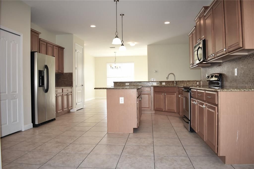 For Rent: $2,900 (4 beds, 2 baths, 2282 Square Feet)