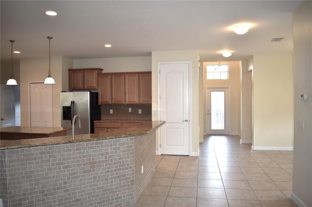 For Rent: $2,900 (4 beds, 2 baths, 2282 Square Feet)