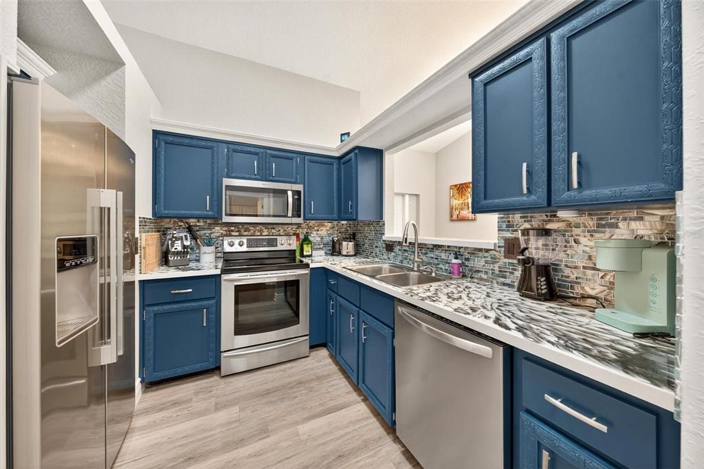 For Sale: $249,000 (3 beds, 2 baths, 1167 Square Feet)