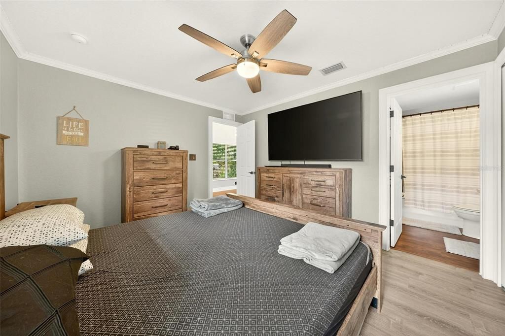 For Sale: $249,000 (3 beds, 2 baths, 1167 Square Feet)