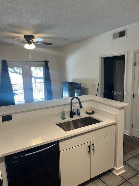 For Sale: $145,000 (1 beds, 1 baths, 692 Square Feet)