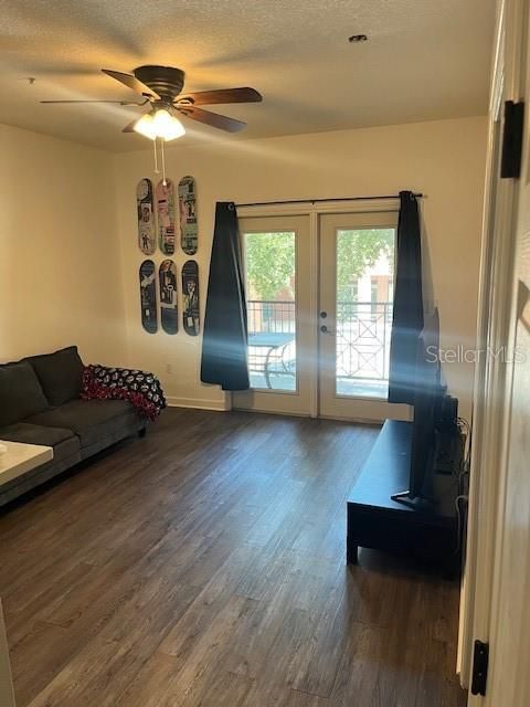 For Sale: $145,000 (1 beds, 1 baths, 692 Square Feet)