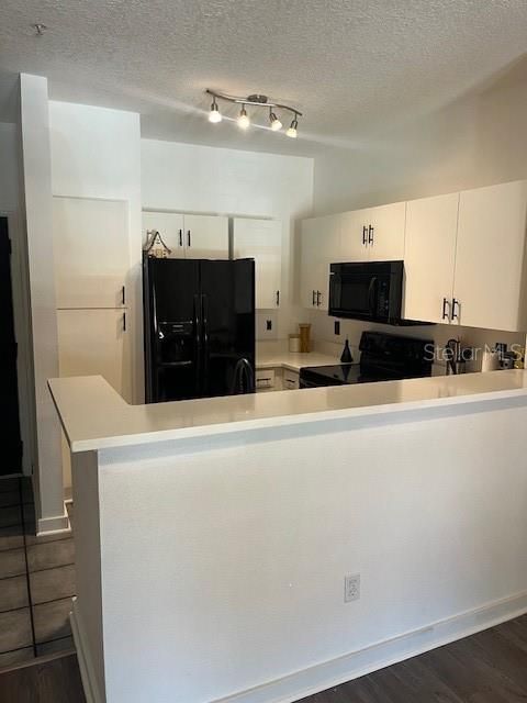 For Sale: $145,000 (1 beds, 1 baths, 692 Square Feet)