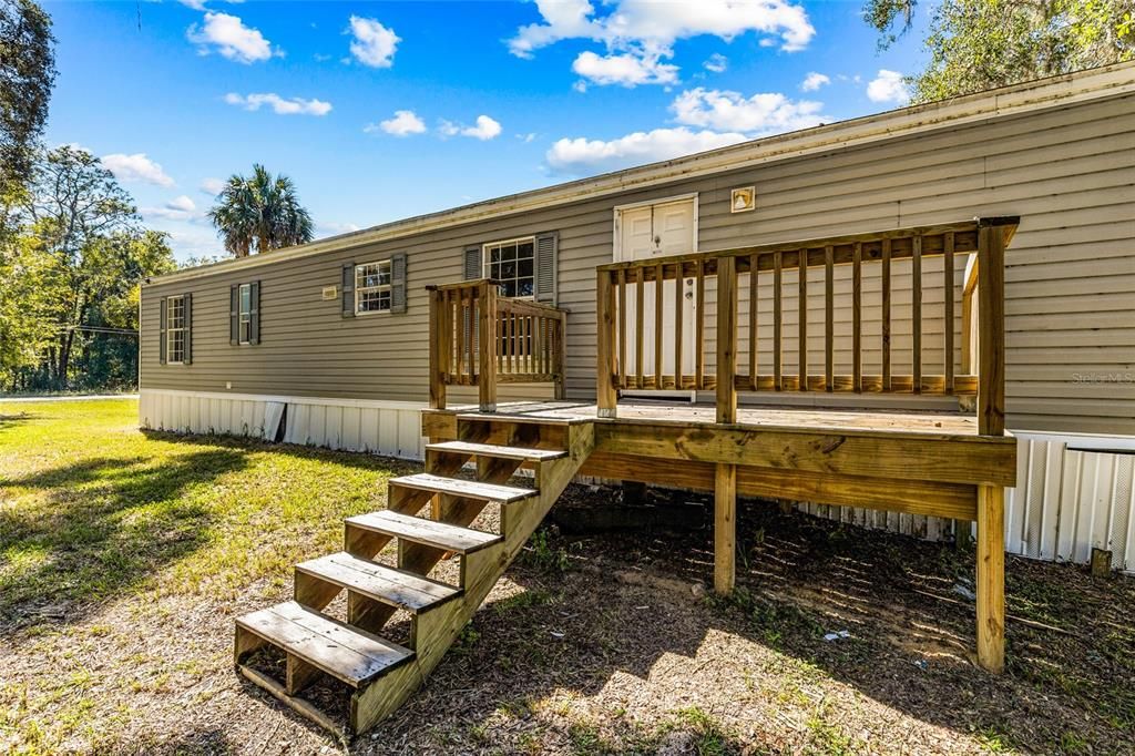 For Sale: $99,900 (2 beds, 1 baths, 728 Square Feet)