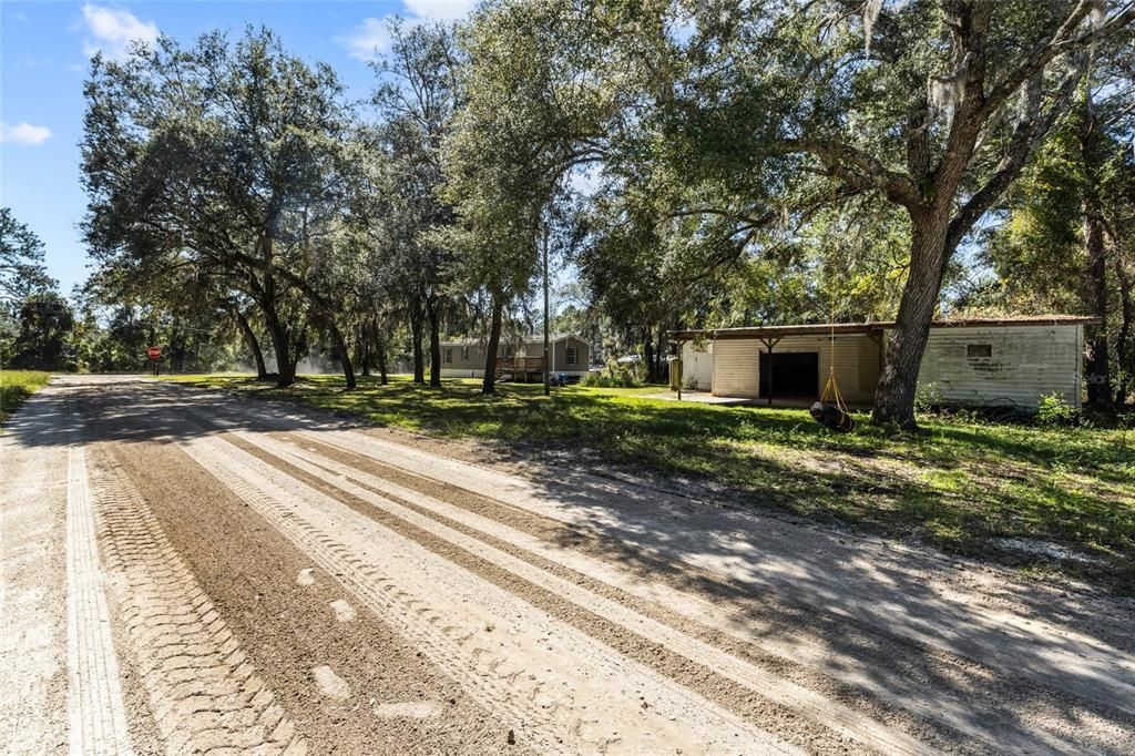 For Sale: $99,900 (2 beds, 1 baths, 728 Square Feet)