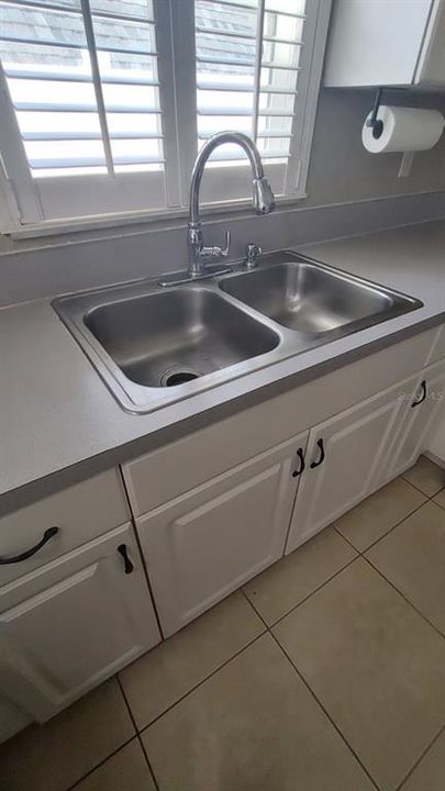 For Sale: $279,000 (3 beds, 2 baths, 1599 Square Feet)