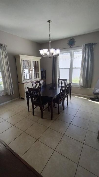 For Sale: $279,000 (3 beds, 2 baths, 1599 Square Feet)