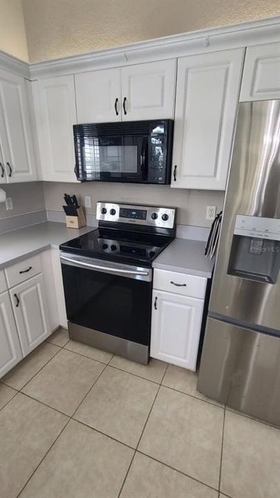 For Sale: $279,000 (3 beds, 2 baths, 1599 Square Feet)