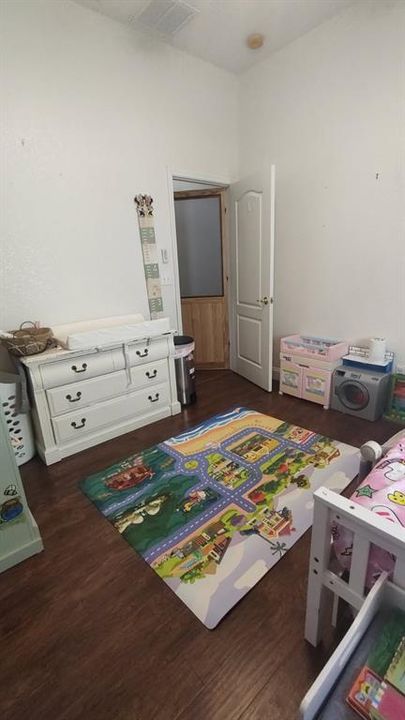 For Sale: $279,000 (3 beds, 2 baths, 1599 Square Feet)