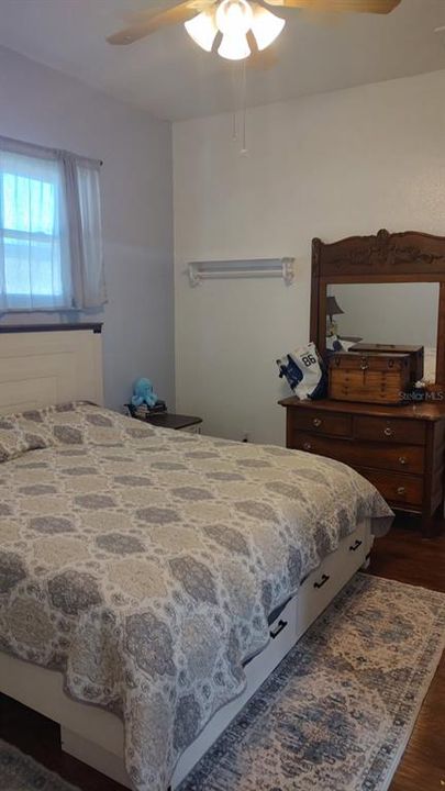 For Sale: $279,000 (3 beds, 2 baths, 1599 Square Feet)