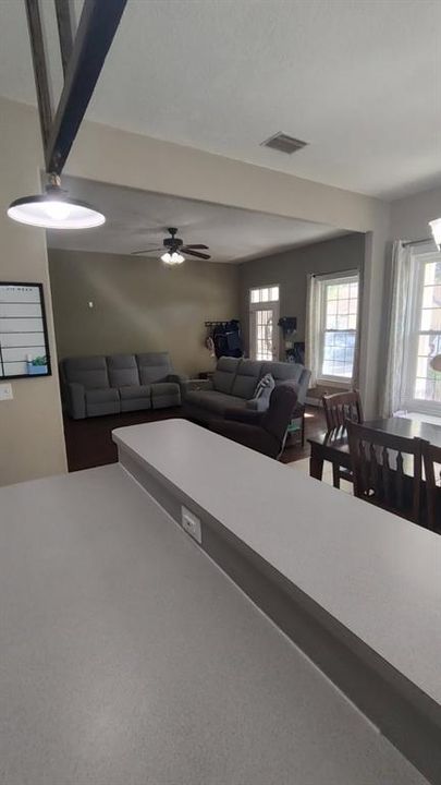 For Sale: $279,000 (3 beds, 2 baths, 1599 Square Feet)