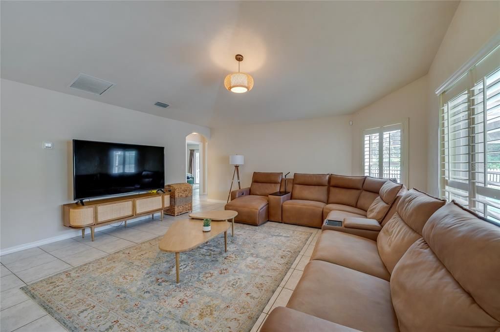 For Sale: $530,000 (3 beds, 3 baths, 2360 Square Feet)