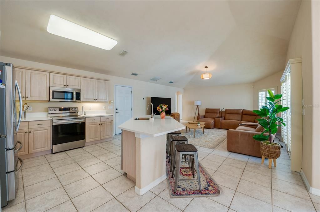 For Sale: $530,000 (3 beds, 3 baths, 2360 Square Feet)