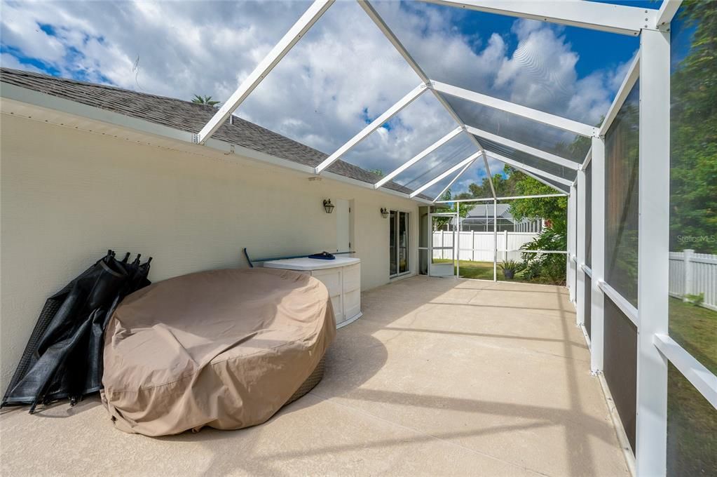 For Sale: $530,000 (3 beds, 3 baths, 2360 Square Feet)