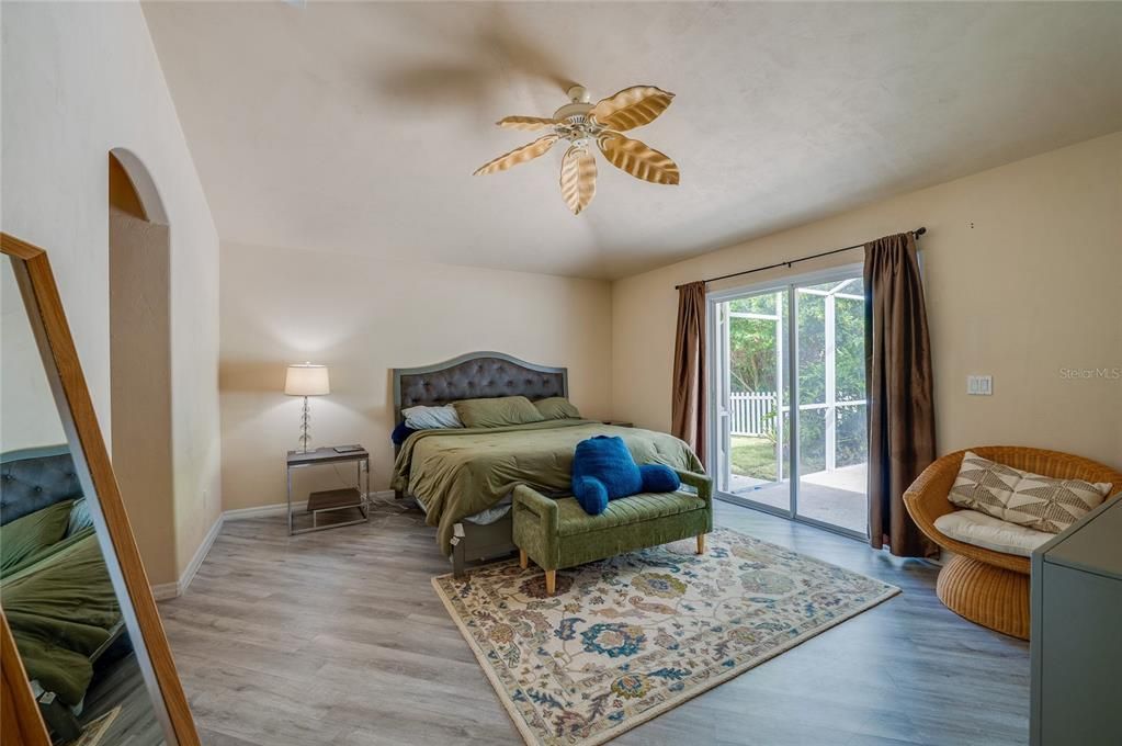 For Sale: $530,000 (3 beds, 3 baths, 2360 Square Feet)