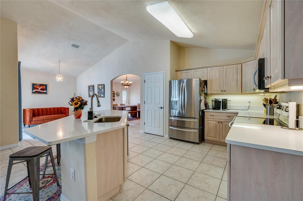 For Sale: $530,000 (3 beds, 3 baths, 2360 Square Feet)