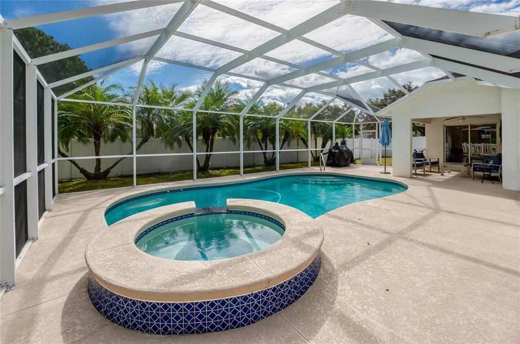 For Sale: $530,000 (3 beds, 3 baths, 2360 Square Feet)