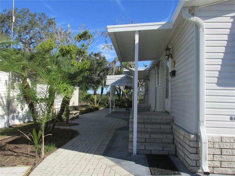 For Sale: $160,000 (2 beds, 2 baths, 1152 Square Feet)