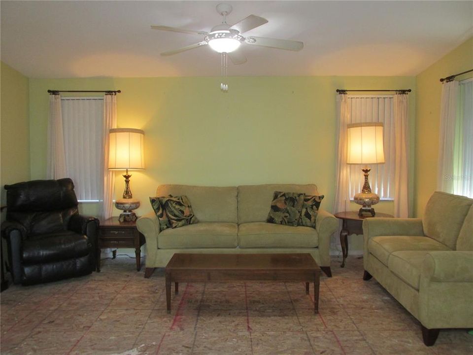For Sale: $160,000 (2 beds, 2 baths, 1152 Square Feet)