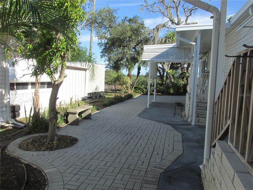 For Sale: $160,000 (2 beds, 2 baths, 1152 Square Feet)