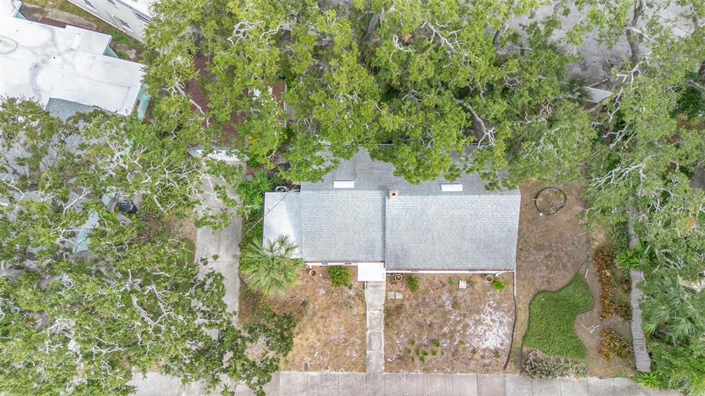 合同活跃: $275,000 (2 贝兹, 1 浴室, 1008 平方英尺)