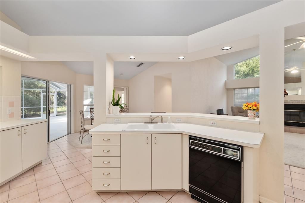 Active With Contract: $645,000 (4 beds, 3 baths, 3015 Square Feet)