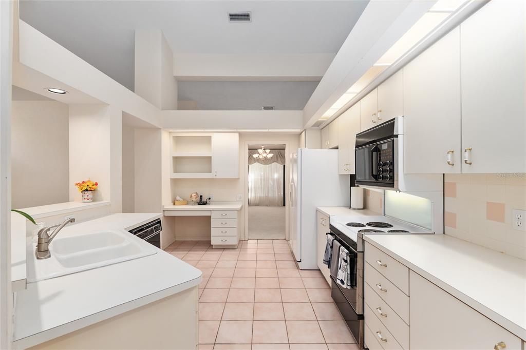 Active With Contract: $645,000 (4 beds, 3 baths, 3015 Square Feet)