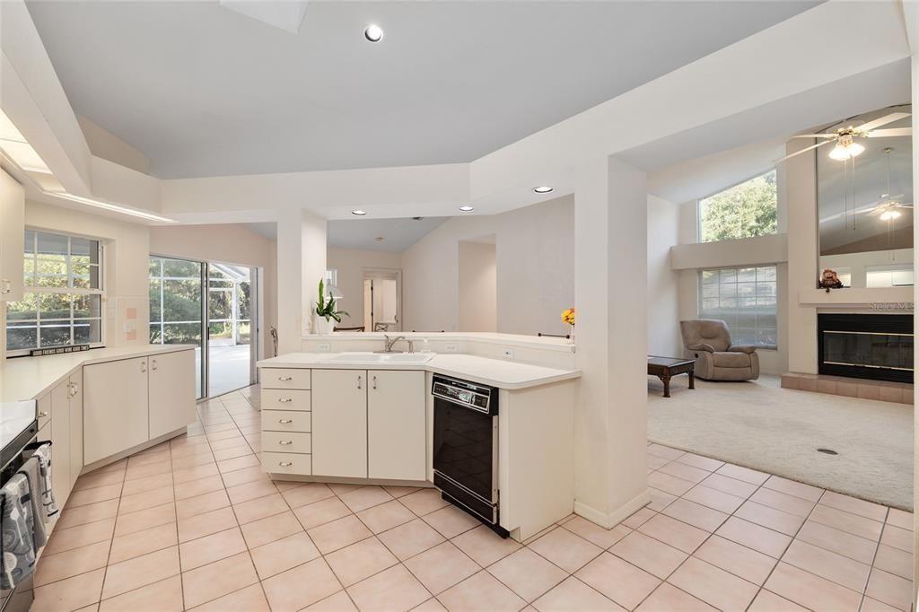 Active With Contract: $645,000 (4 beds, 3 baths, 3015 Square Feet)