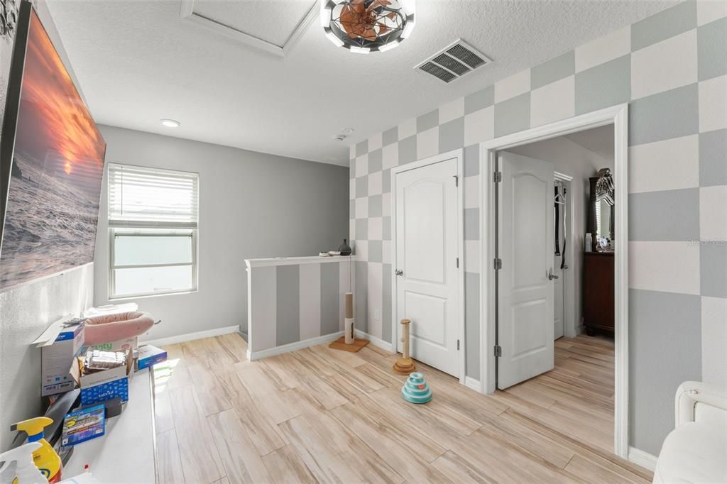 For Sale: $500,000 (5 beds, 3 baths, 2471 Square Feet)