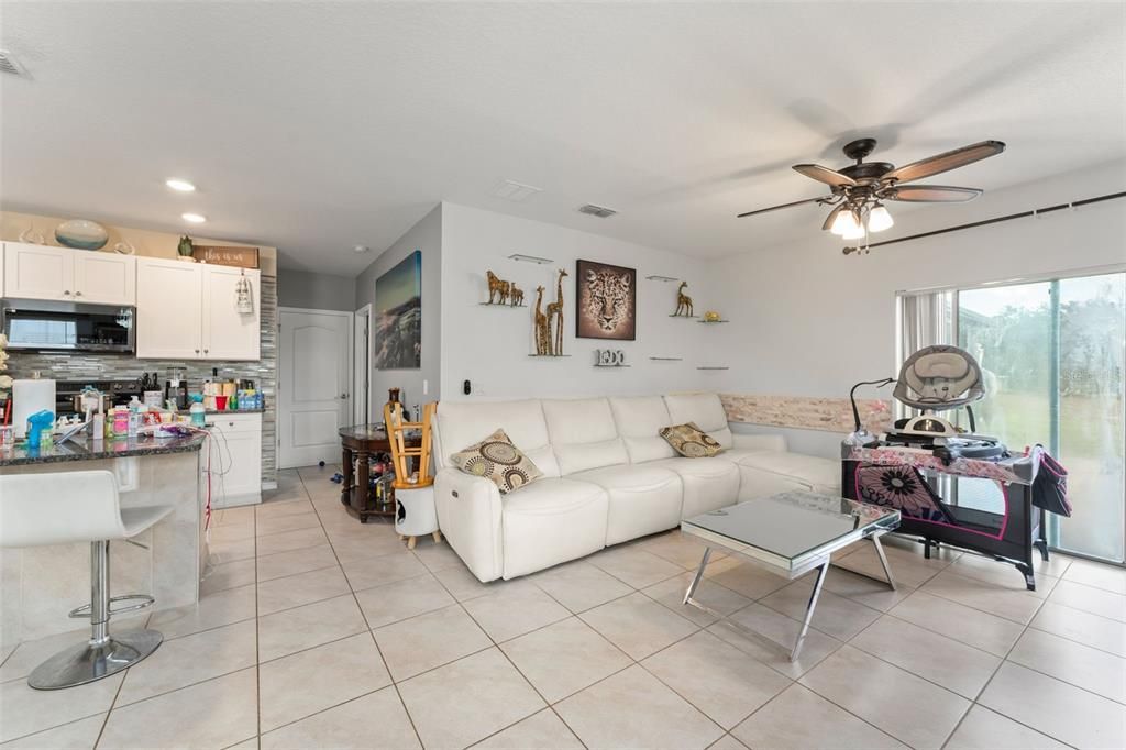 For Sale: $500,000 (5 beds, 3 baths, 2471 Square Feet)